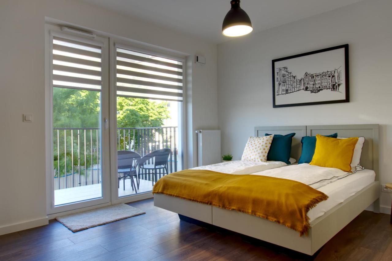 Essence Apartments Sapphire Poznan Bagian luar foto