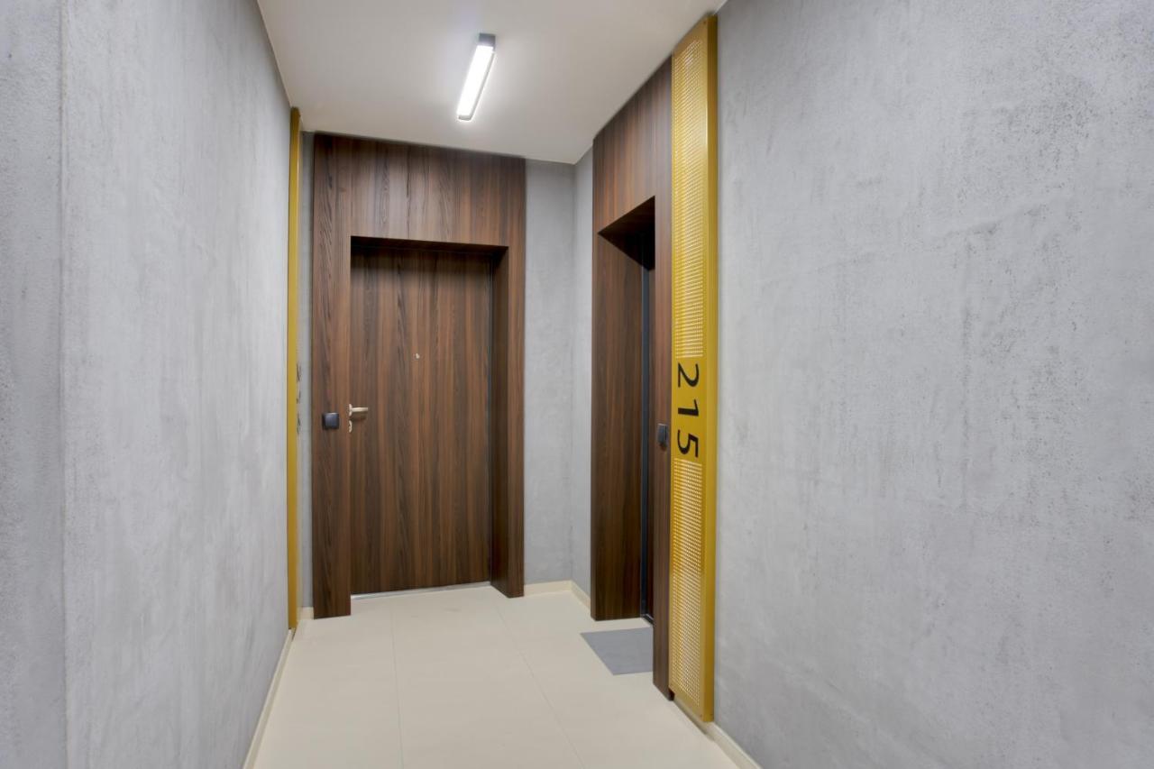 Essence Apartments Sapphire Poznan Bagian luar foto